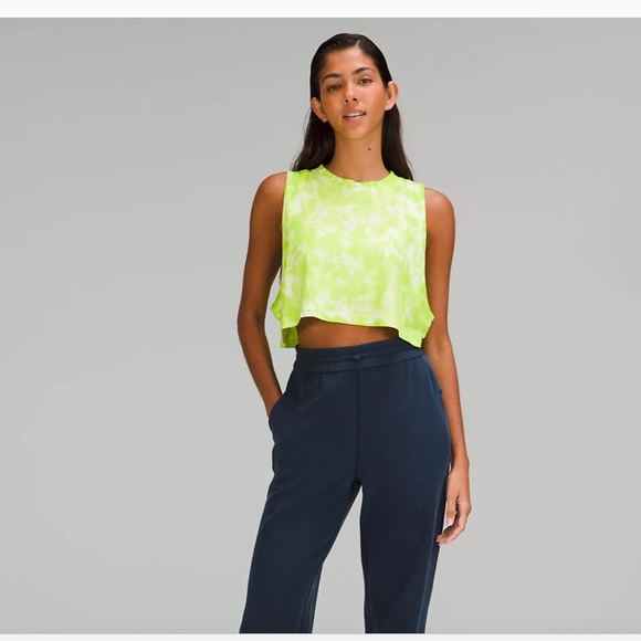 NWT Lululemon Cropped Tank Top Tie Dye Marmoleado Highlight lime, size 6 - Picture 3 of 3